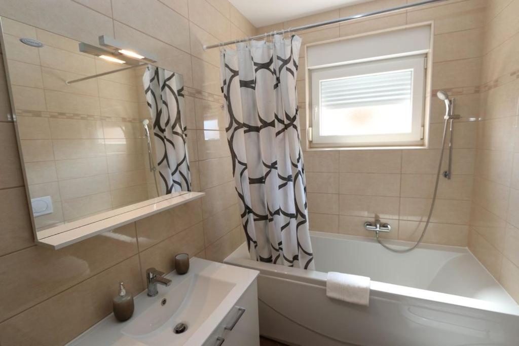 Guesthouse Medulin Bagian luar foto